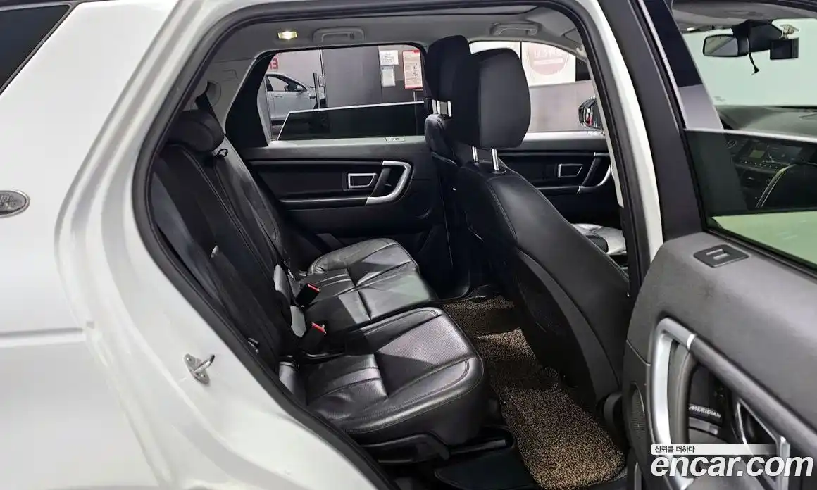 Land Rover Discovery Sport 2017 2.0 Автомат в Москве № 213630, фото 8