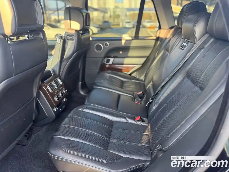 Land Rover Range-Rover 2015 4.4 Автомат в Москве № 213758, фото 15