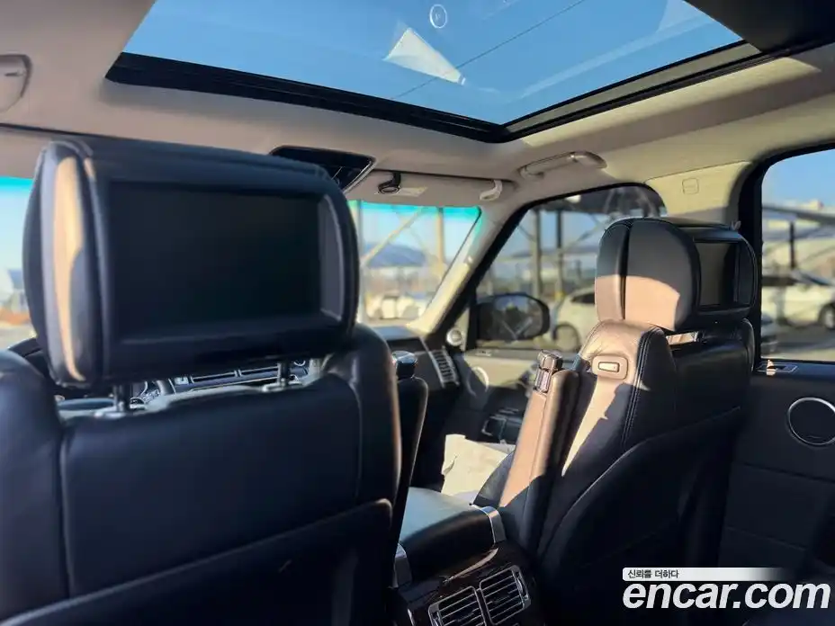Land Rover Range-Rover 2015 4.4 Автомат в Москве № 213758, фото 16
