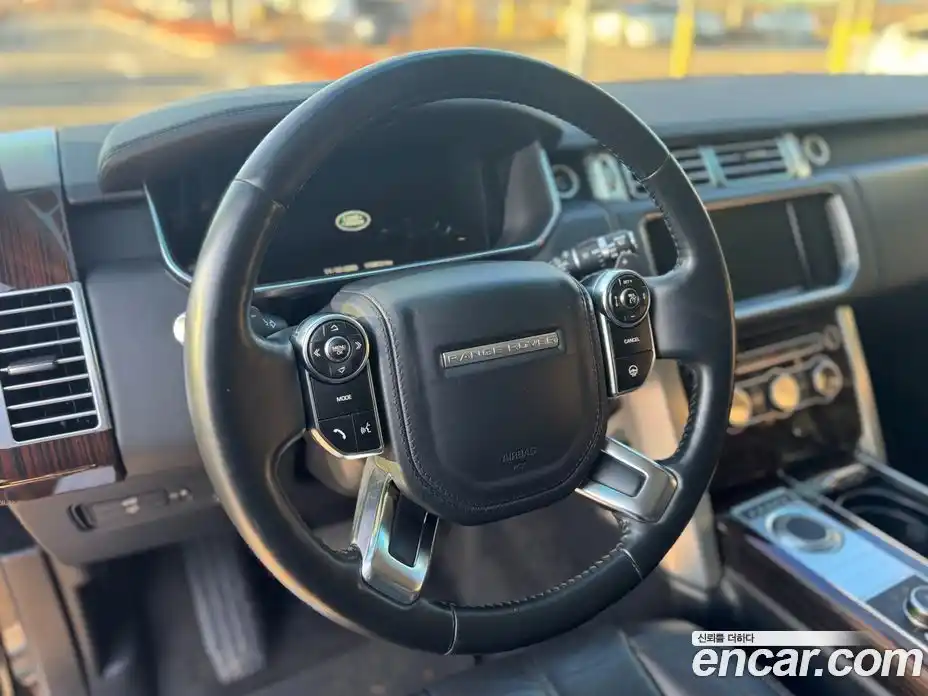 Land Rover Range-Rover 2015 4.4 Автомат в Москве № 213758, фото 8