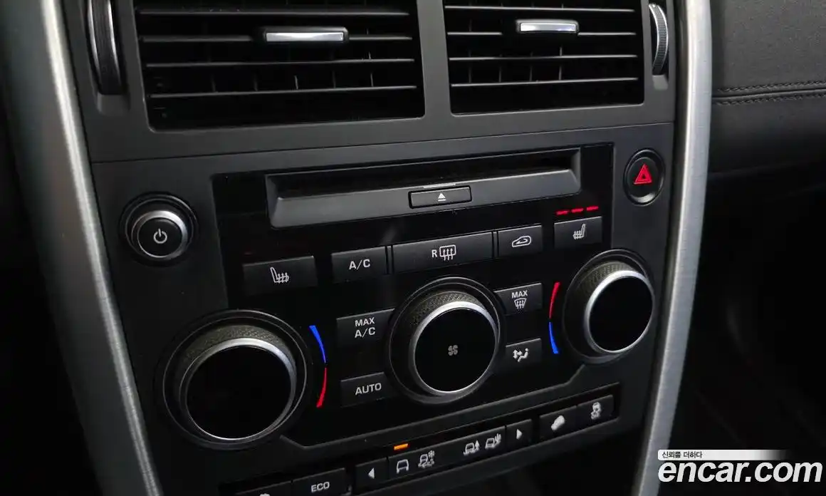 Land Rover Discovery Sport 2017 2.0 Автомат в Москве № 213792, фото 18