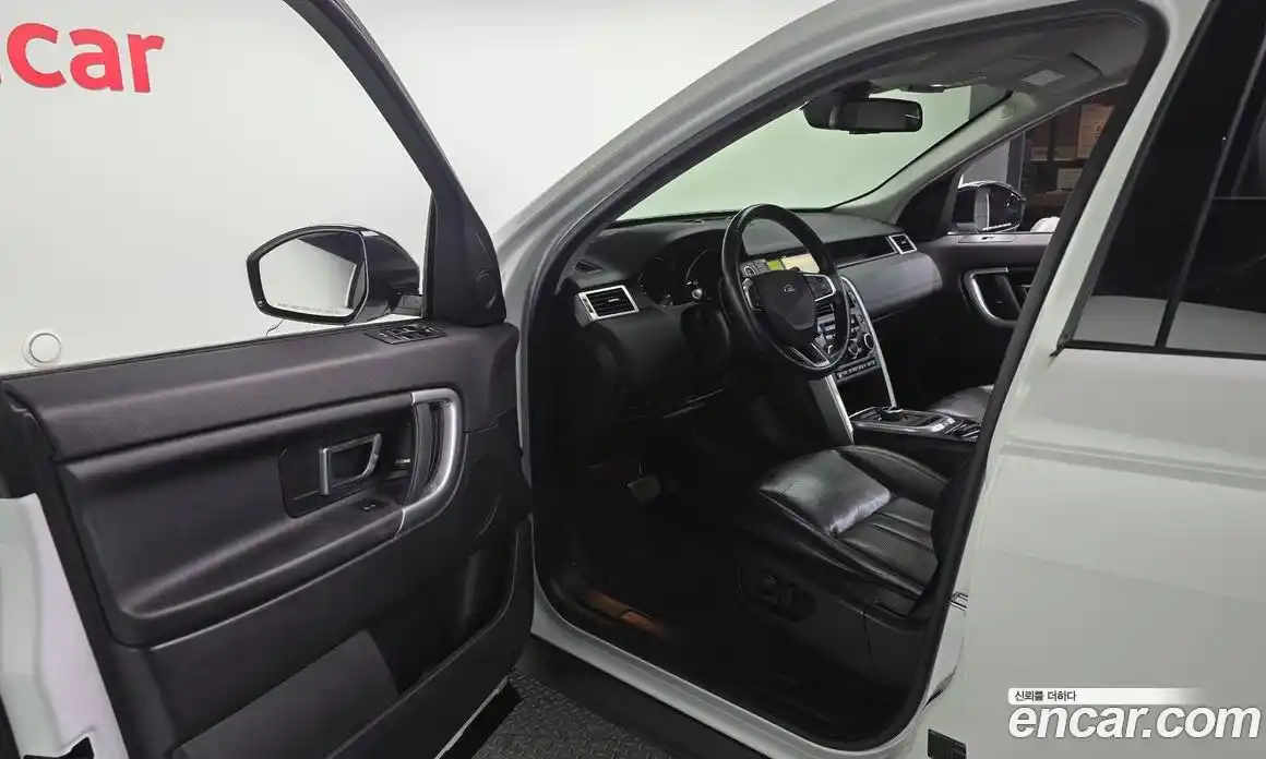 Land Rover Discovery Sport 2017 2.0 Автомат в Москве № 213792, фото 10