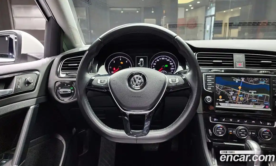 Volkswagen Golf 2016 2.0 Автомат в Москве № 215274, фото 11