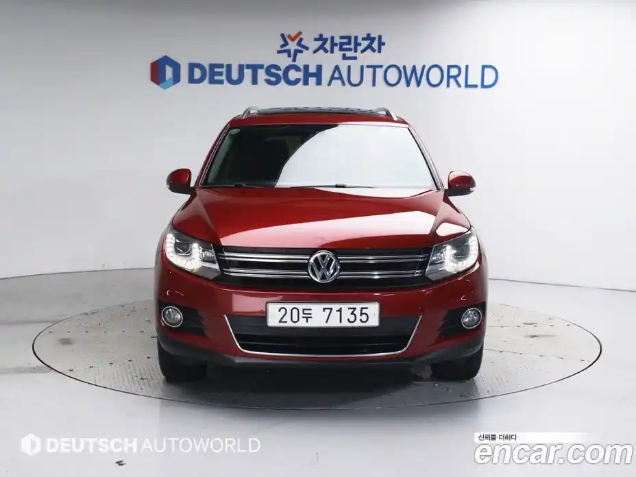 Volkswagen Tiguan 2013 2.0 Автомат в Москве № 215329, фото 3