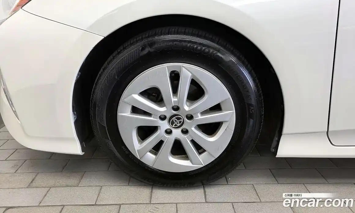 Toyota Prius 2017 1.8 Автомат в Москве № 215528, фото 5