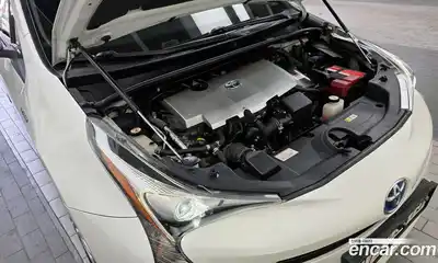Toyota Prius 2017 1.8 Автомат в Москве № 215528, миниатюра 6