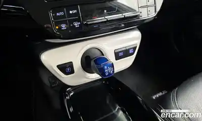 Toyota Prius 2017 1.8 Автомат в Москве № 215528, миниатюра 9