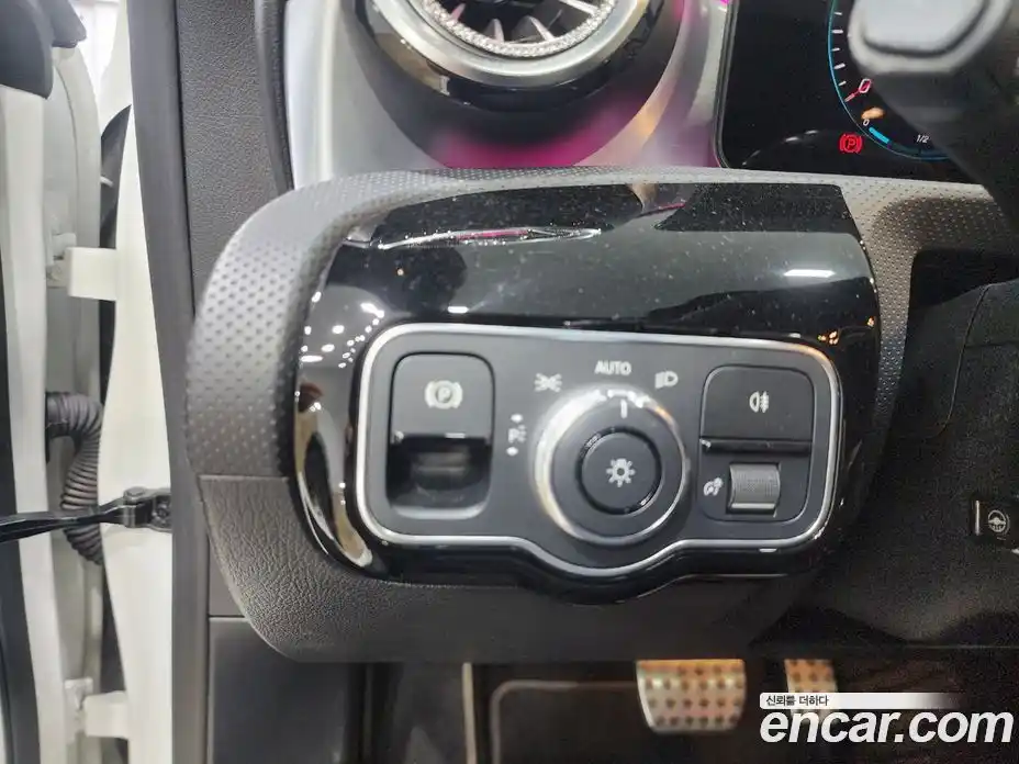 Mercedes-Benz CLA-Class 2021 2.0 Автомат в Москве № 221549, фото 12