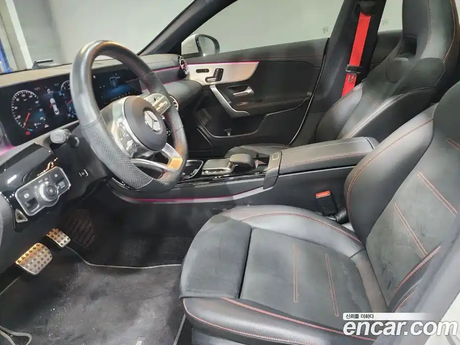 Mercedes-Benz CLA-Class 2021 2.0 Автомат в Москве № 221549, фото 14