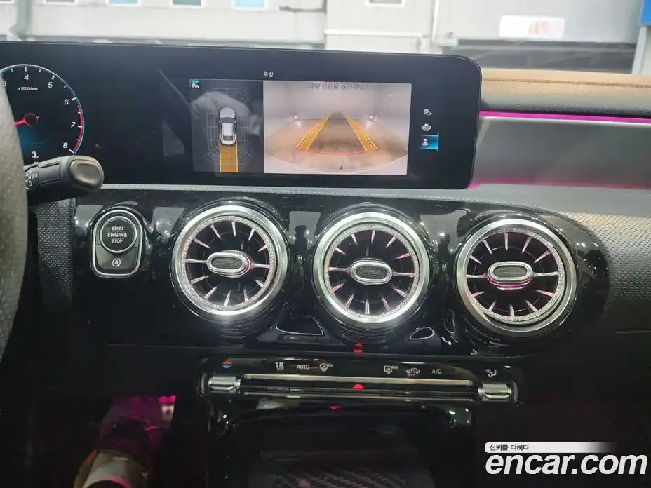 Mercedes-Benz CLA-Class 2021 2.0 Автомат в Москве № 221549, фото 10