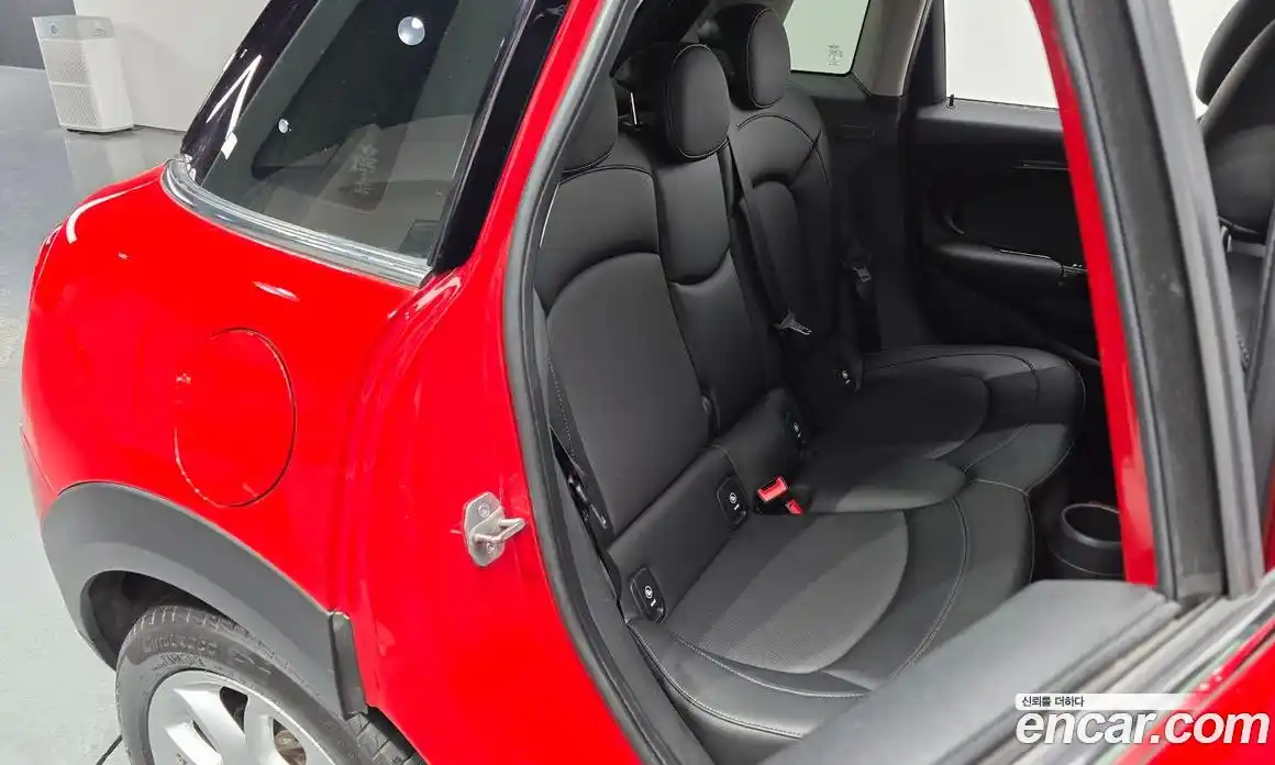 Mini Cooper 2016 1.5 Автомат в Москве № 224170, фото 12