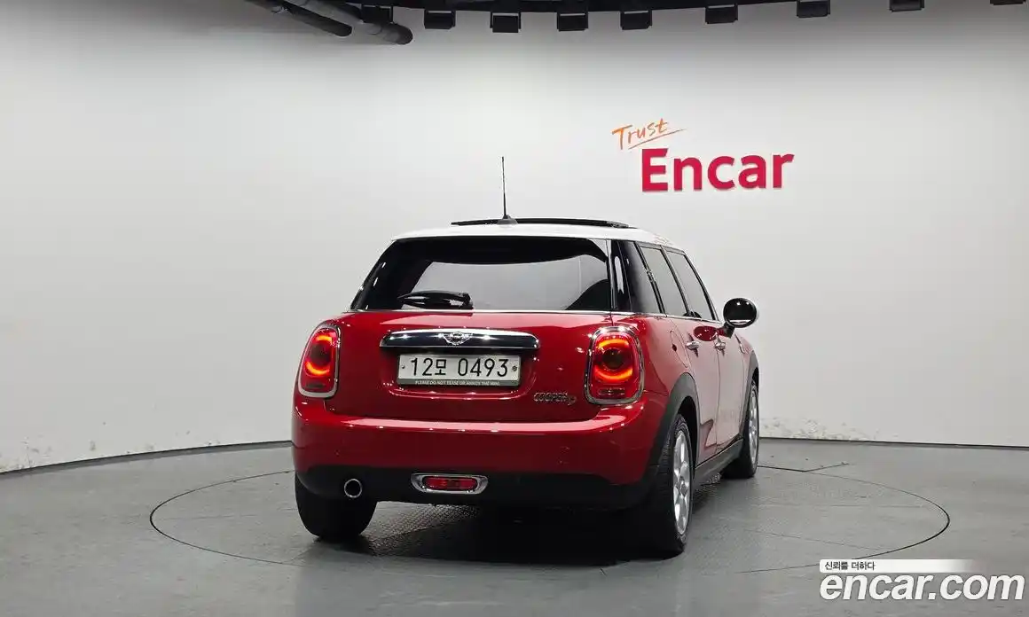 Mini Cooper 2016 1.5 Автомат в Москве № 224170, фото 4