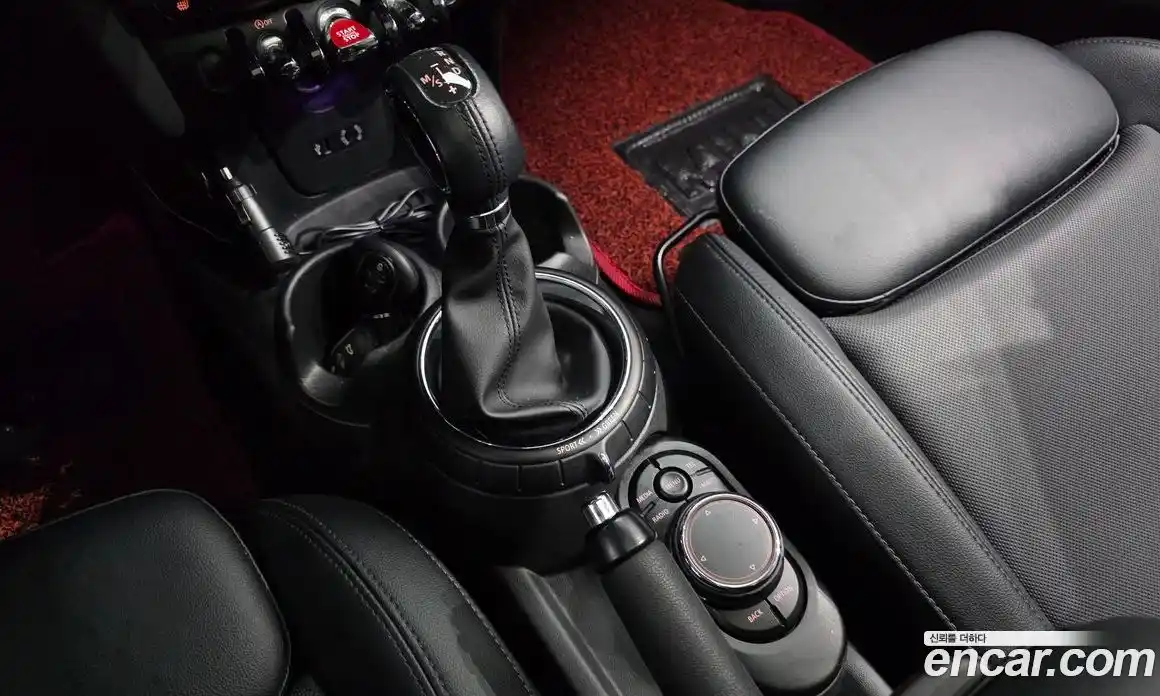 Mini Cooper 2016 1.5 Автомат в Москве № 224170, фото 9