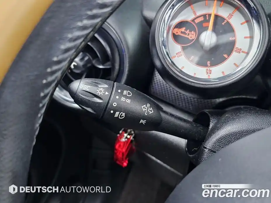 Mini Cooper Convertible 2012 1.6 Автомат в Москве № 227612, фото 18