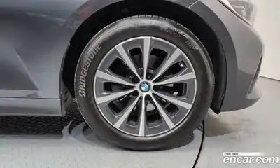 BMW 3-Series 2022 2.0 Автомат в Москве № 228491, миниатюра 4