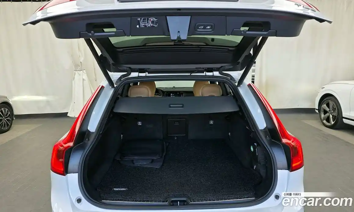 Volvo V90 2019 2.0 Автомат в Москве № 230658, фото 20