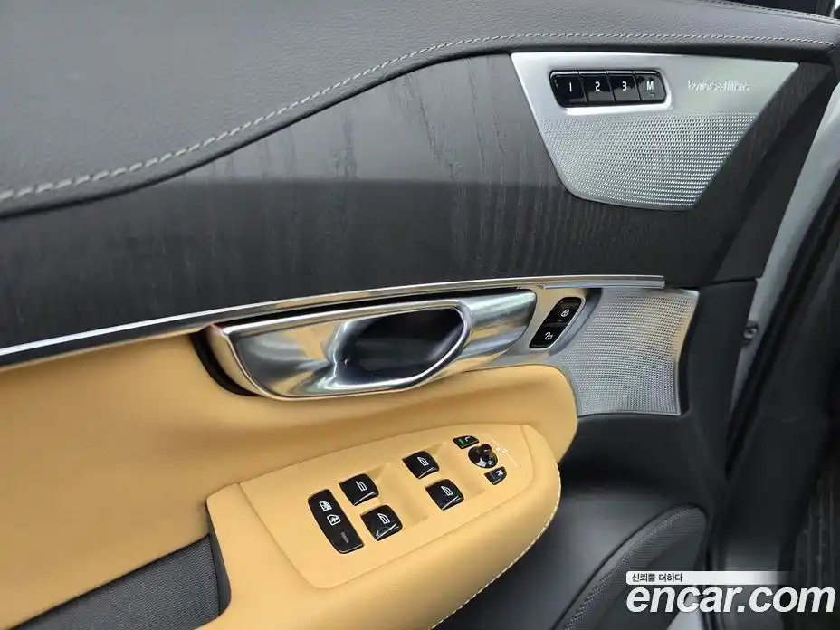 Volvo XC90 2025 2.0 Автомат в Москве № 230778, фото 16