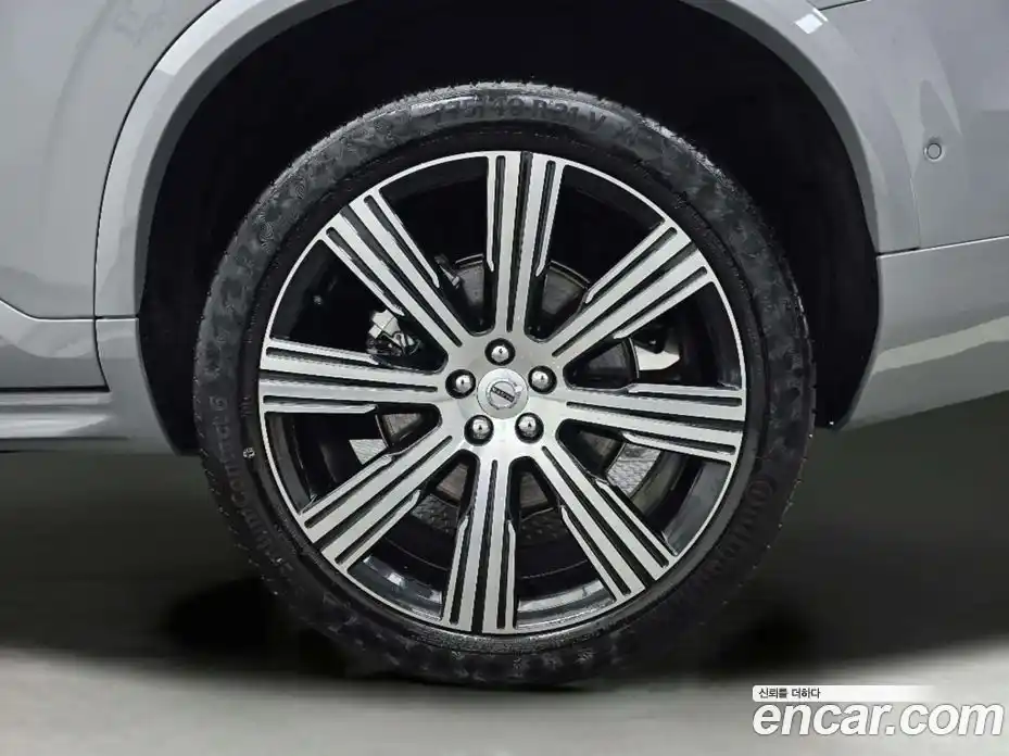 Volvo XC90 2025 2.0 Автомат в Москве № 230778, фото 5