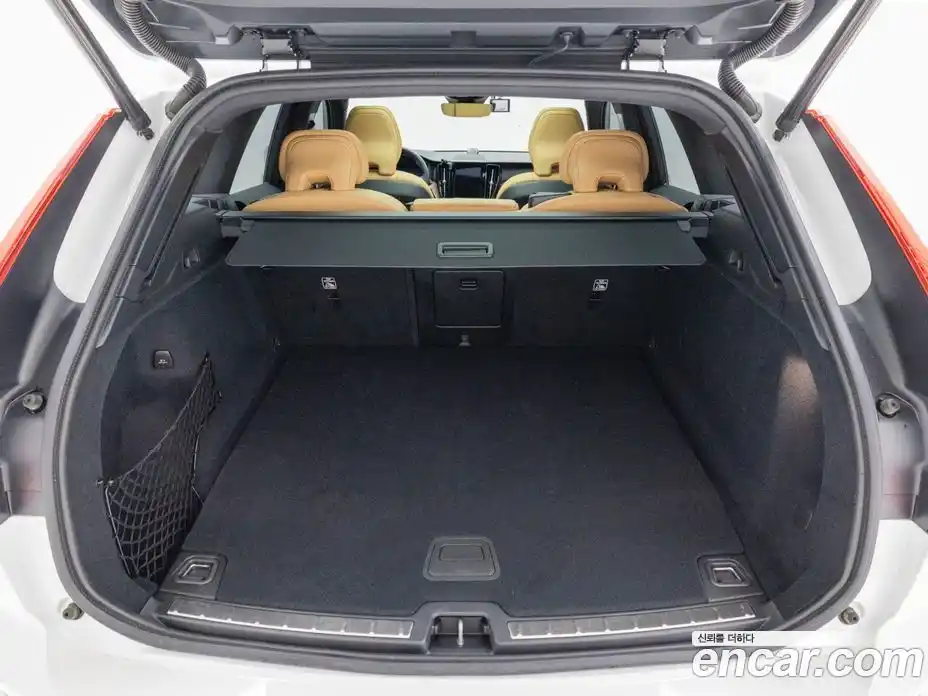 Volvo XC60 2025 2.0 Автомат в Москве № 230843, фото 17