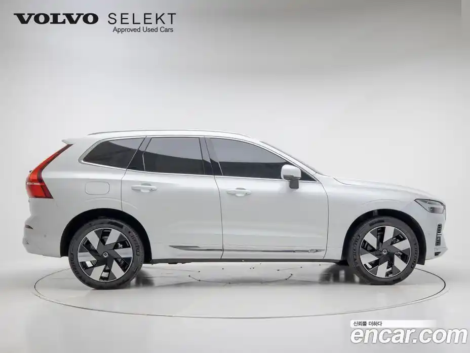 Volvo XC60 2025 2.0 Автомат в Москве № 230843, фото 3