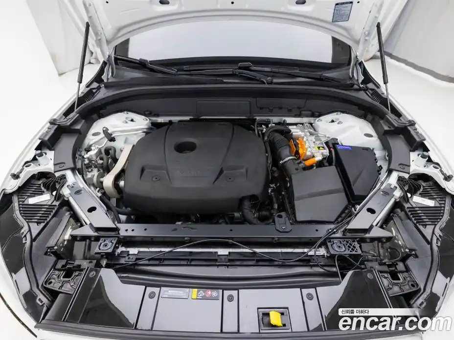 Volvo XC60 2025 2.0 Автомат в Москве № 230843, фото 6