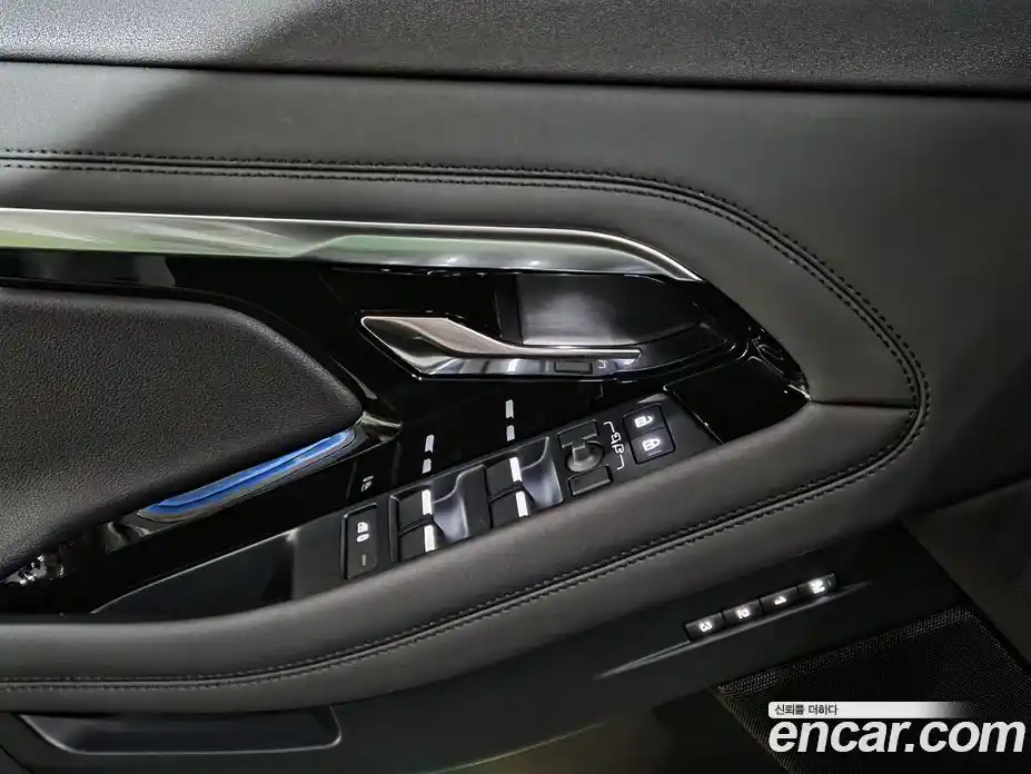 Land Rover Range-Rover Evoque 2023 2.0 Автомат в Москве № 231251, фото 11