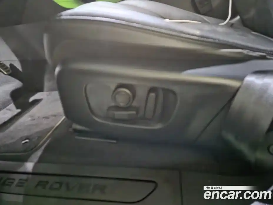 Land Rover Range-Rover Evoque 2023 2.0 Автомат в Москве № 231251, фото 18