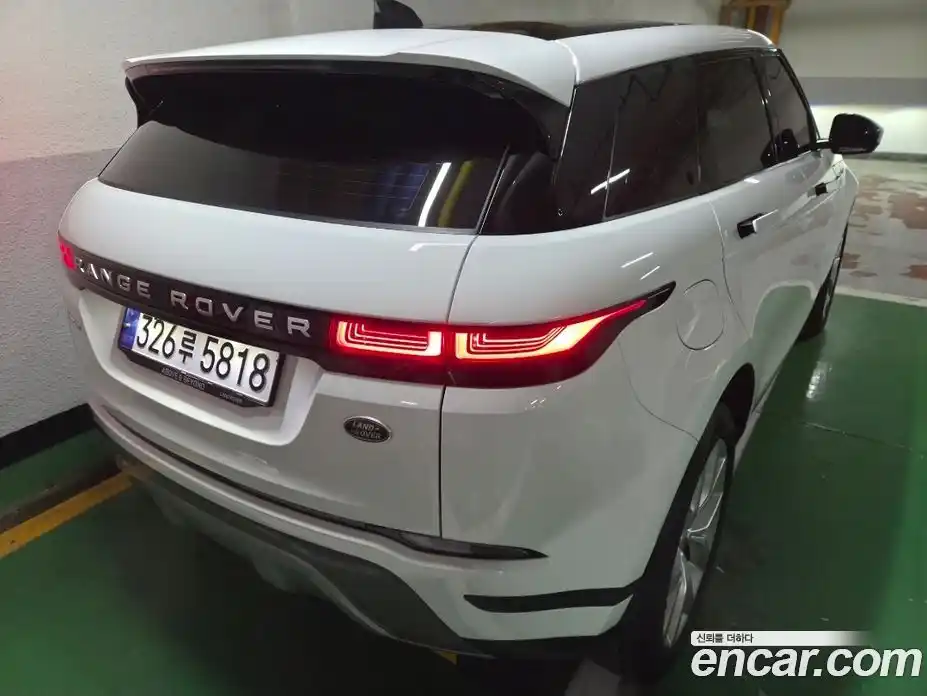 Land Rover Range-Rover Evoque 2023 2.0 Автомат в Москве № 231251, фото 4