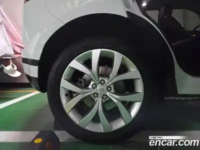 Land Rover Range-Rover Evoque 2023 2.0 Автомат в Москве № 231251, миниатюра 5