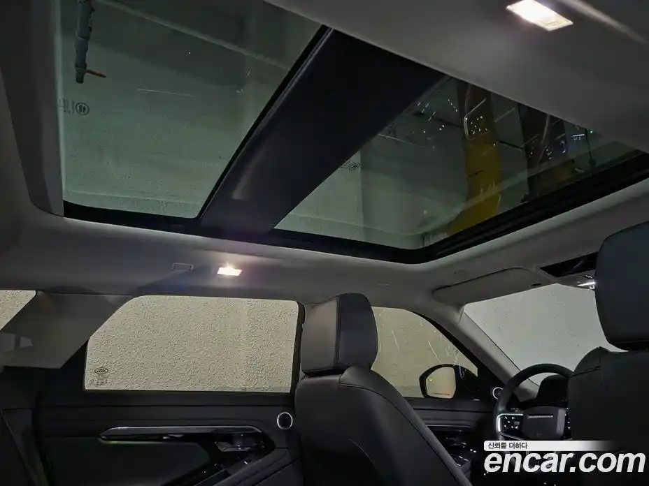 Land Rover Range-Rover Evoque 2023 2.0 Автомат в Москве № 231251, фото 8