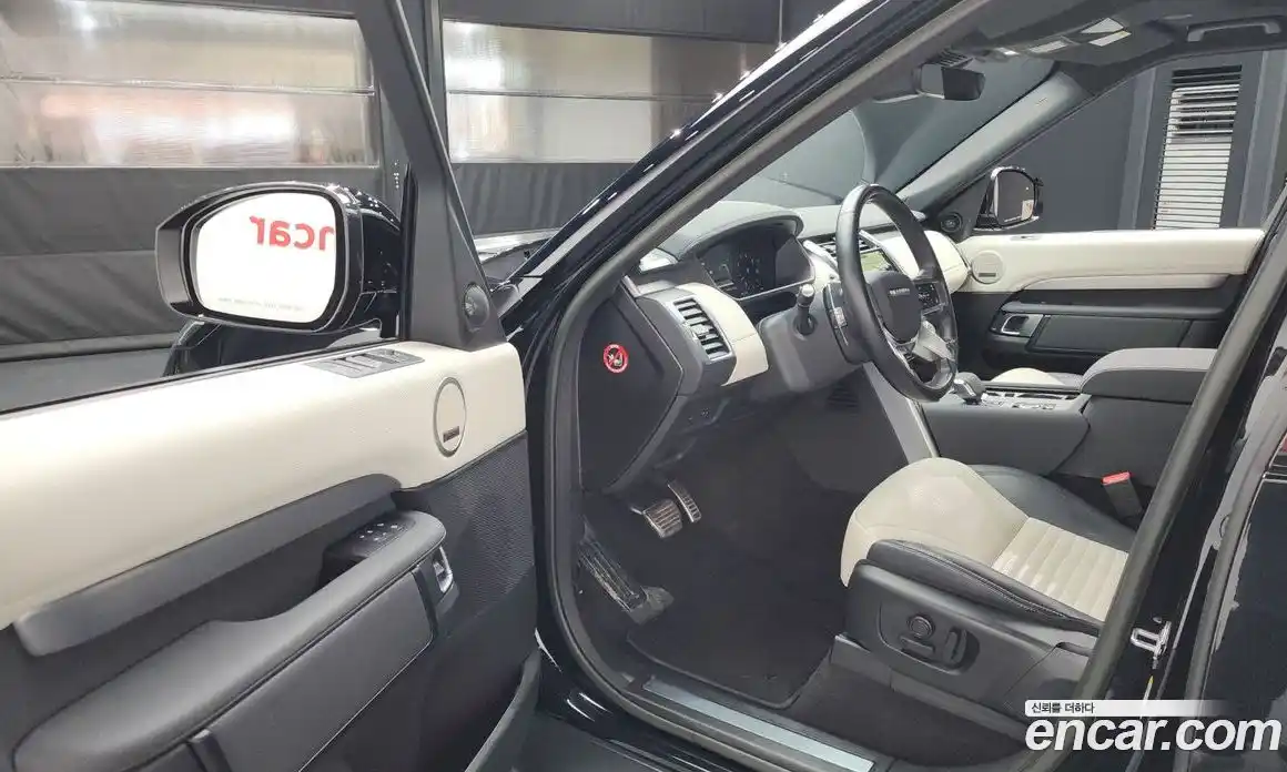 Land Rover Discovery 2023 3.0 Автомат в Москве № 231259, фото 11