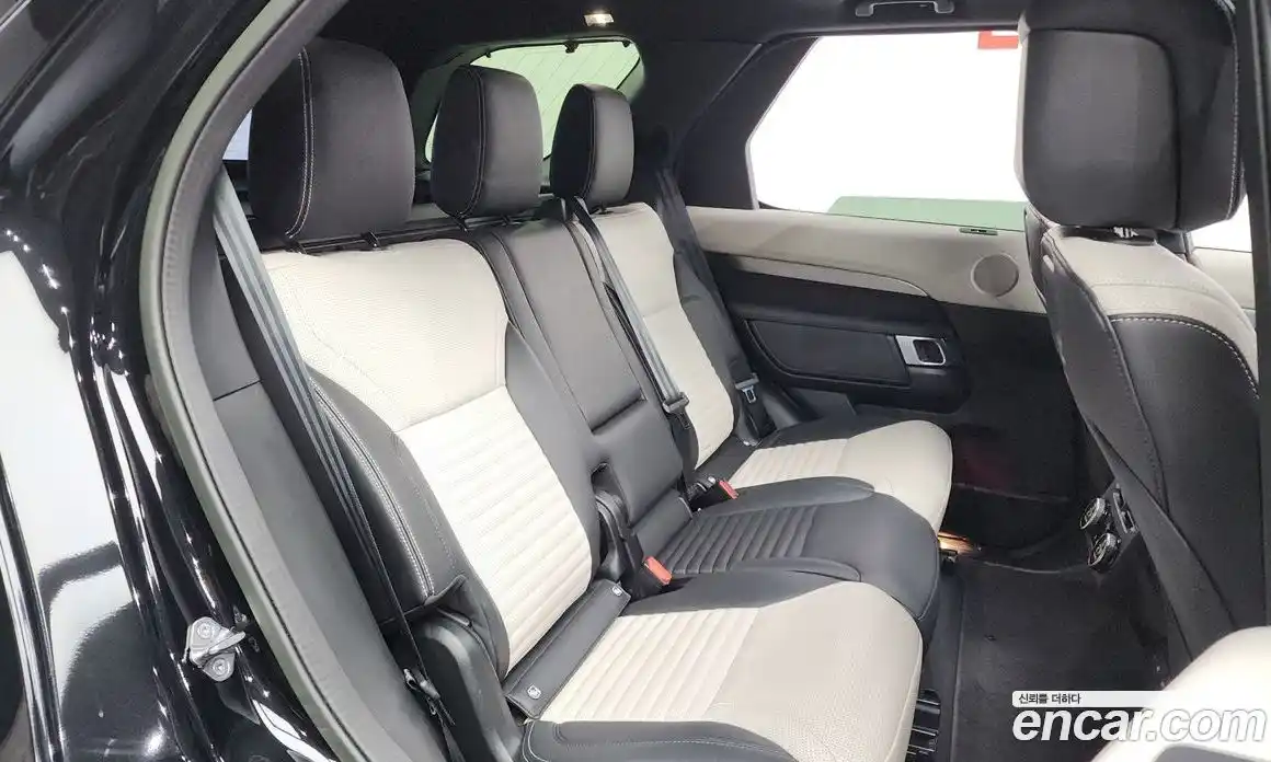 Land Rover Discovery 2023 3.0 Автомат в Москве № 231259, фото 14