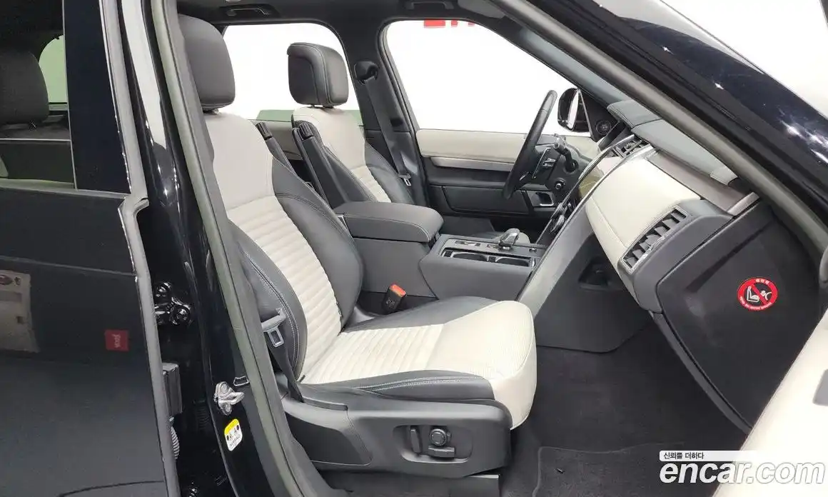 Land Rover Discovery 2023 3.0 Автомат в Москве № 231259, фото 8