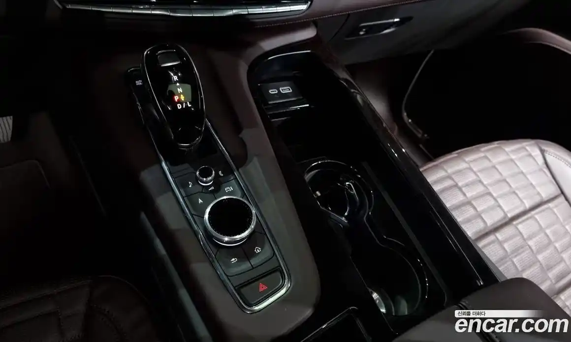 Cadillac Escalade 2024 6.2 Автомат в Москве № 256366, фото 14