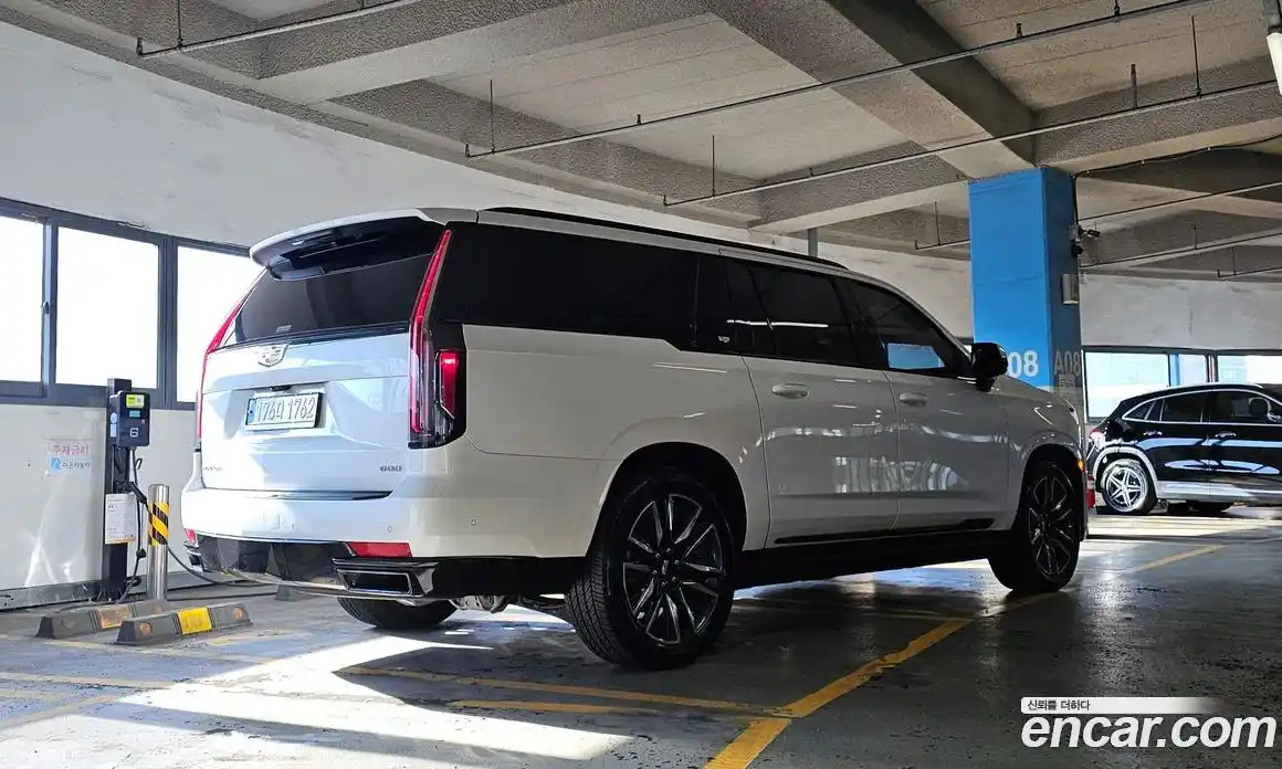 Cadillac Escalade 2023 6.2 Автомат в Москве № 256373, фото 16