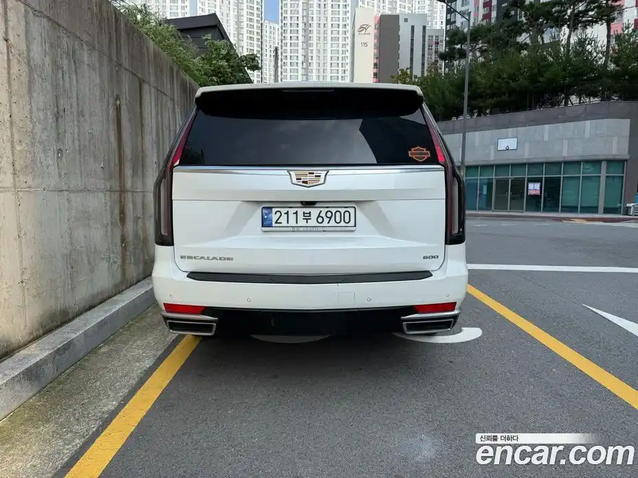 Cadillac Escalade 2023 6.2 Автомат в Москве № 256513, фото 4