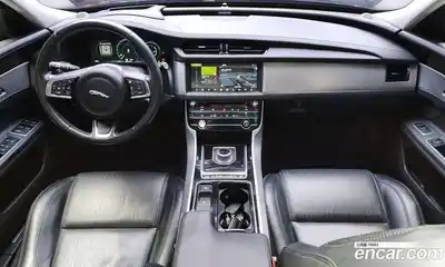 Jaguar XF 2018 2.0 Автомат в Москве № 262171, миниатюра 2