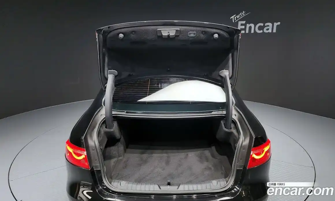 Jaguar XF 2018 2.0 Автомат в Москве № 262171, фото 3