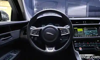 Jaguar XF 2018 2.0 Автомат в Москве № 262171, миниатюра 9