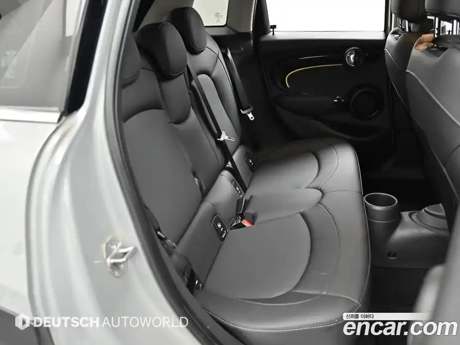 Mini Cooper 2023 1.5 Автомат в Москве № 273968, фото 12