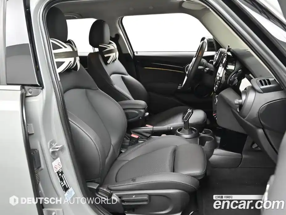 Mini Cooper 2023 1.5 Автомат в Москве № 273968, фото 10