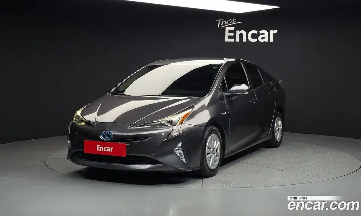 Toyota Prius 2017 1.8 Автомат в Москве № 279615, фото 14