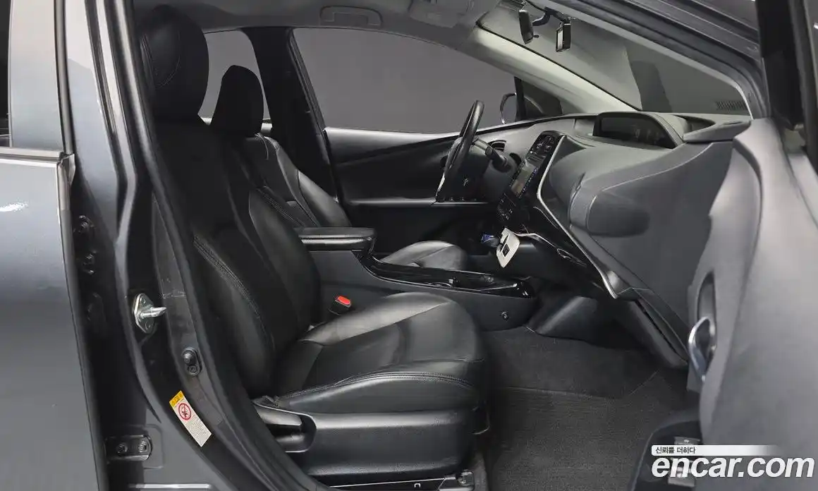 Toyota Prius 2017 1.8 Автомат в Москве № 279615, фото 4