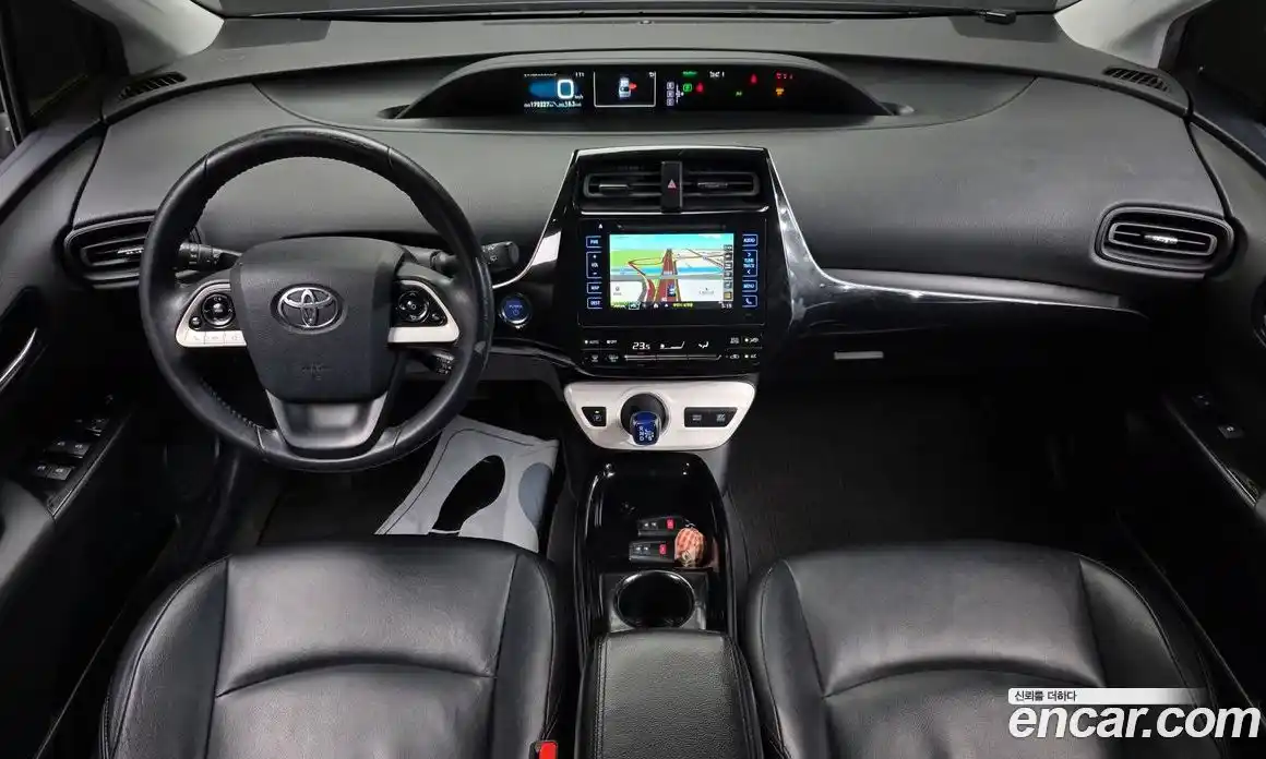 Toyota Prius 2017 1.8 Автомат в Москве № 279615, фото 7