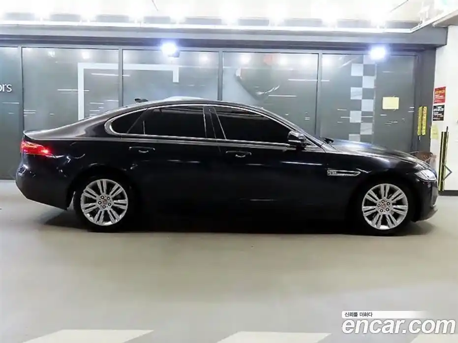 Jaguar XF 2016 2.0 Автомат в Москве № 284015, фото 3