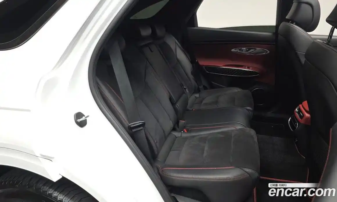 Genesis GV70 2022 2.5 Автомат в Москве № 289149, фото 3