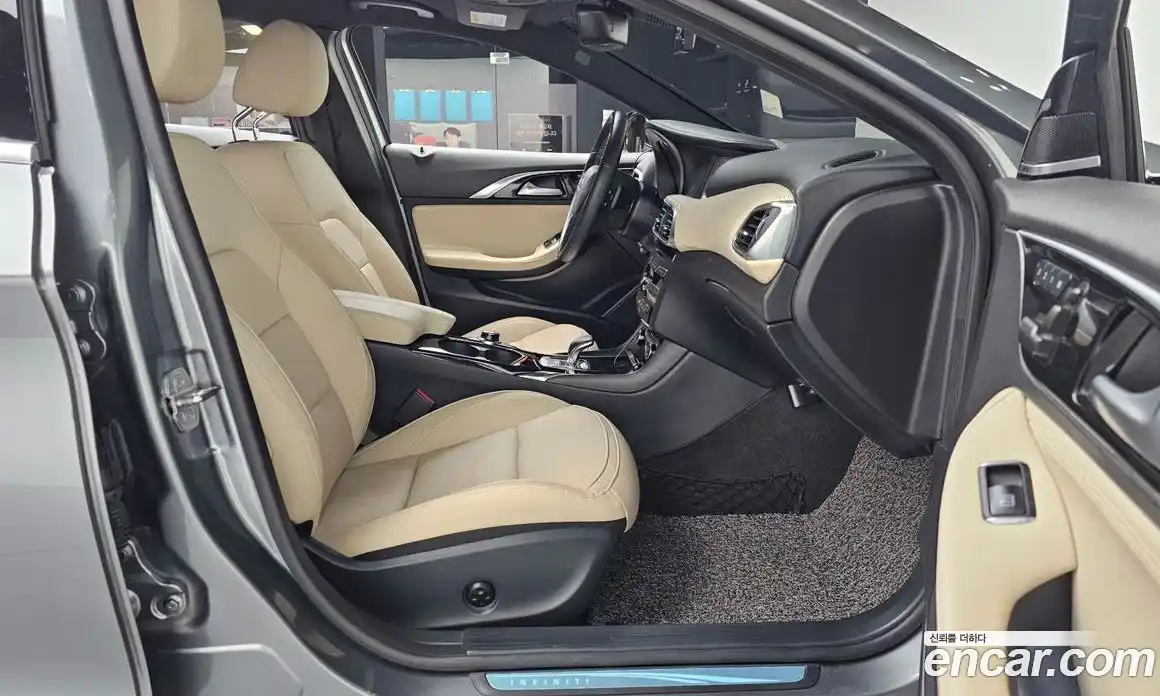 Infiniti QX30 2019 2.0 Автомат в Москве № 295011, фото 8