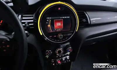 Mini Cooper 2020 1.5 Автомат в Москве № 316909, миниатюра 6