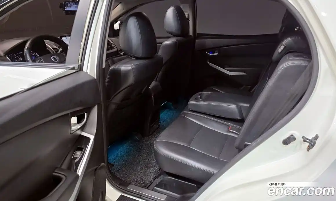 SsangYong Korando 2015 2.0 Автомат в Москве № 32116, фото 3