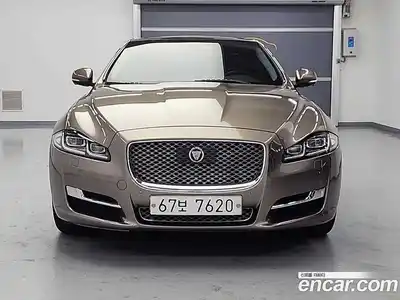 Jaguar XJ, 2017